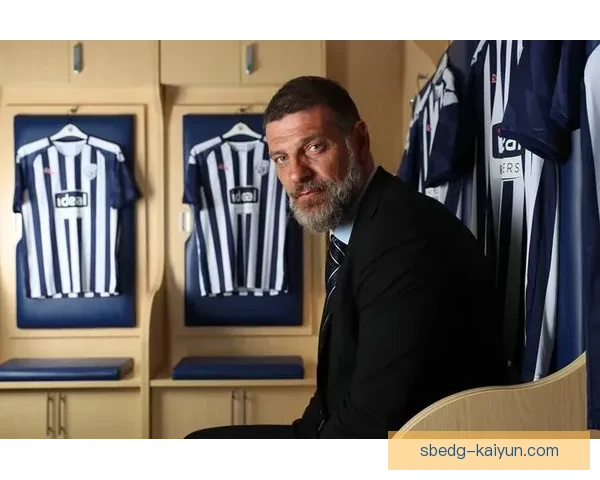 斯拉文·比利奇在英超的执教表现持续引发关注，能否带领球队逆转颓势？