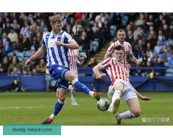 布莱克本伊伍德公园迎来新赛季，场地状态持续提升备受关注