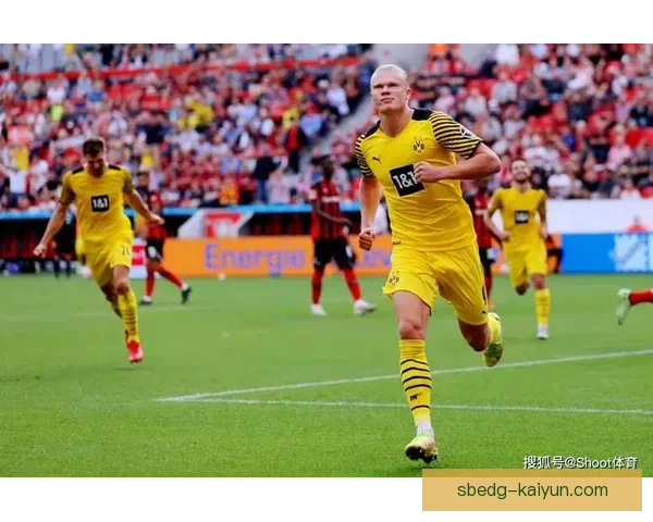 西汉姆战术创新方向：近期阵型调整与攻防转换效率持续提升